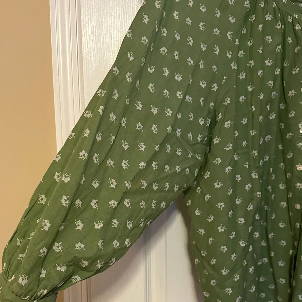 ANN TAYLOR FACTORY Green Floral Blouse - Picture 7 of 10